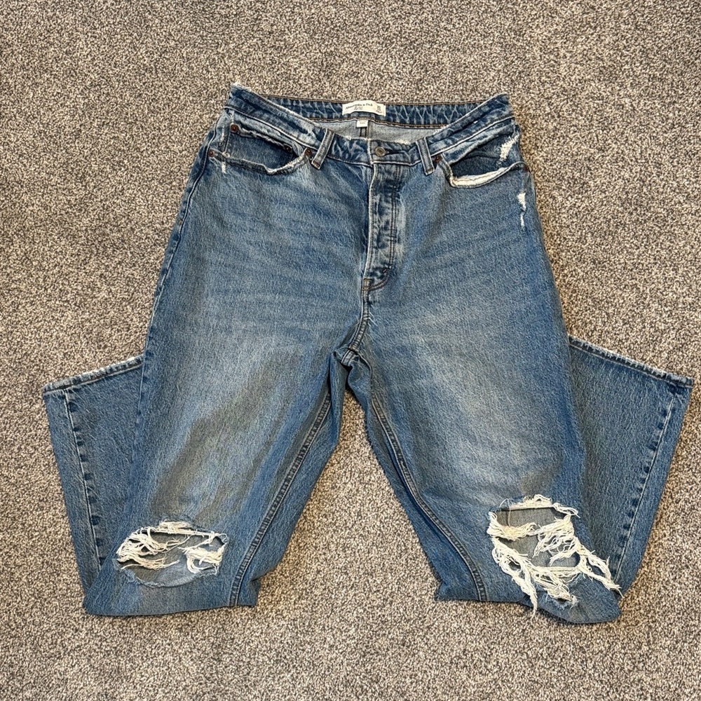 A&F Curve Love High Rise Dad Jeans - 30/10 LONG